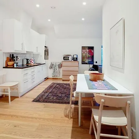 Cozy Apt In A Villa, In Central 아파트